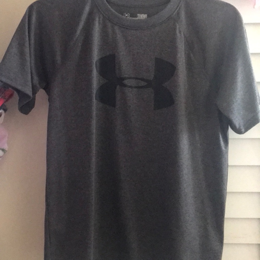 5 boys under armour shirts